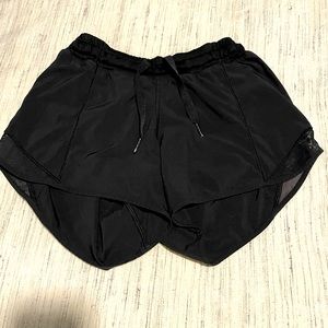 Lululemon Hotty Hot Short 4”